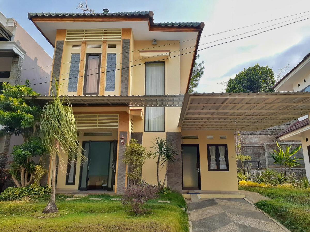 Villa 3 Bedroom Edelweis No. 7 Near Museum Angkut Batu  Eksteriør bilde